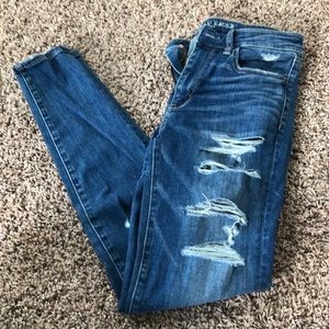 AE distressed medium wash jegging